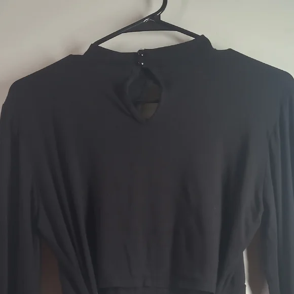 Black Women's Top with Tie Back - Picture 4 of 5